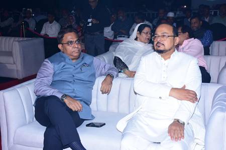 बहार-ए-उर्दू दिवस 1: जावेद अख्तर, सचिन पिलगांवकर, शेखर सुमन और अली असगर की मौजूदगी में खचाखच भरे स्टेडियम में शानदार आग़ाज़