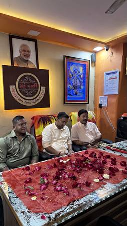 મહાસમાચાર – સુરતમાં ભારત રક્ષા મંચ દ્વારા વિજયાદશમી નિમિત્તે ભવ્ય શસ્ત્ર પૂજન, ડૉ. સ્મિત રાણા અને શ્રી ભગવાન ઝા રહ્યા વિશેષ આકર્ષણ