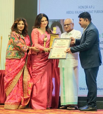 India’s Fashion Guru Sonia Mayers  Her Show Swadeshi Runway Season 8 Witnessed India’s Largest World Record Show 500 Models Walk Promoting Only Swadeshi