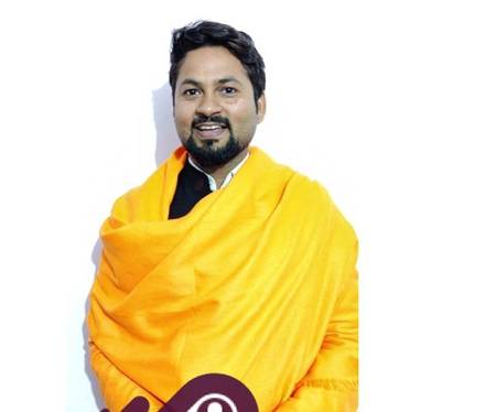 युवा उद्यमी ओम प्रकाश गिरि  ने अध्यात्म की राह पर बढ़ाए कदम: मौनी बाबा समाधि स्थल समेत 11 मंदिरों का करा रहे भव्य निर्माण|